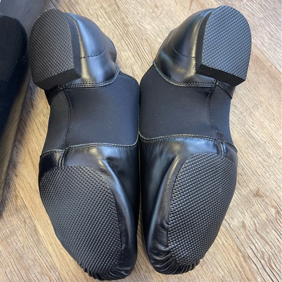 NWT Balera Black Slip-On Jazz Shoe
B80 Size 9.5A - Picture 3 of 6